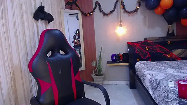 Snapshot of honeymoon_12 chatting on November 3, 5:20 am honeymoon 12 online show from November 3, 5:20 am