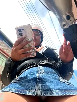 -Mia1 online show from November 5, 3:34 pm