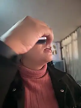 -Mia1 online show from November 10, 12:15 pm