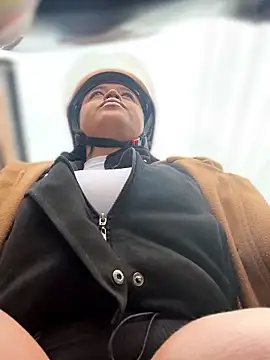 -Mia1 online show from March 24, 12:21 pm