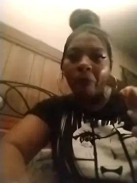 Ladiv33 online show from October 30, 5:24 pm