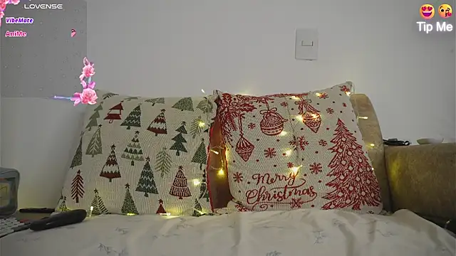 Snapshot of Roxybeautyy chatting on February 1, 9:30 am Roxybeautyy online show from February 1, 9:30 am