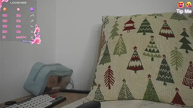 Roxybeautyy online show from March 19, 9:13 am