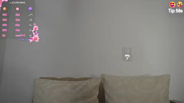 Roxybeautyy online show from March 24, 9:31 pm