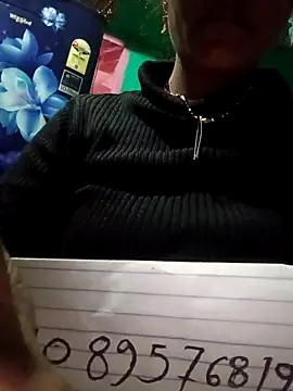 Snapshot of Radha8080 chatting on December 22, 1:13 am Radha8080 online show from December 22, 1:13 am