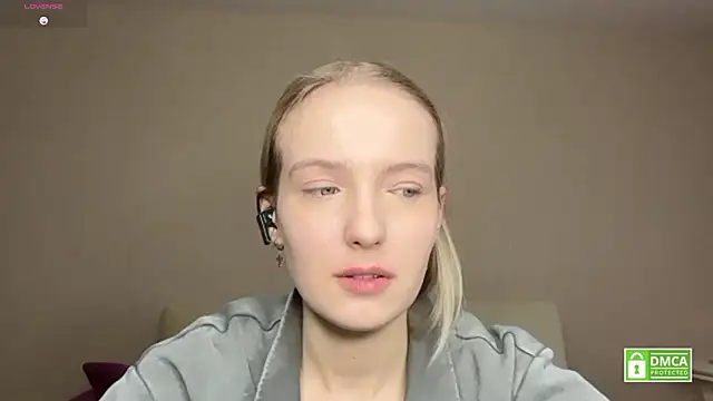 HongTomczak online show from February 23, 7:39 am