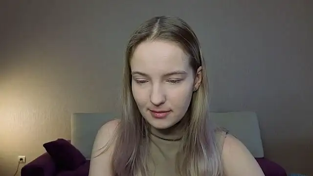 Snapshot of HongTomczak chatting on April 30, 7:36 am HongTomczak online show from April 30, 7:36 am