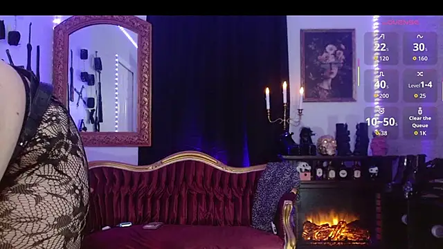 Snapshot of miss_strapon chatting on November 26, 10:44 pm miss strapon online show from November 26, 10:44 pm