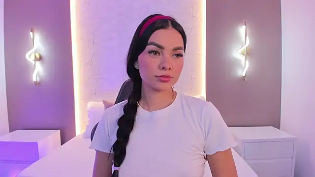 emily tolson online show from February 17, 7:20 pm