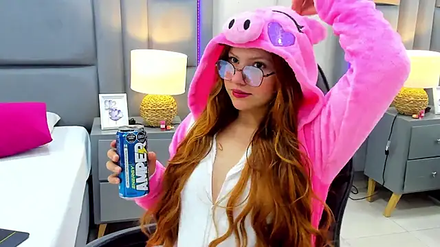 Snapshot of EimmyJones chatting on October 21, 3:40 am EimmyJones online show from October 21, 3:40 am