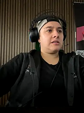 Snapshot of IanGilbert chatting on September 16, 3:13 pm IanGilbert online show from September 16, 3:13 pm