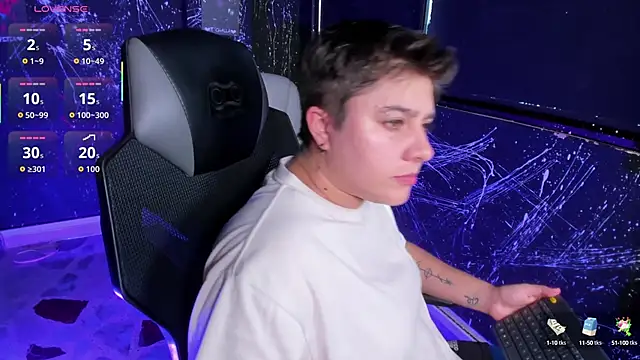 Snapshot of IanGilbert chatting on September 24, 8:01 pm IanGilbert online show from September 24, 8:01 pm