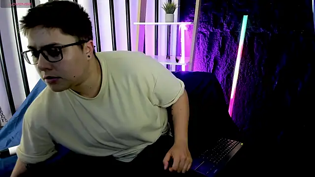 Snapshot of IanGilbert chatting on October 15, 9:26 pm IanGilbert online show from October 15, 9:26 pm