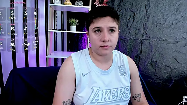 Snapshot of IanGilbert chatting on October 16, 9:27 pm IanGilbert online show from October 16, 9:27 pm