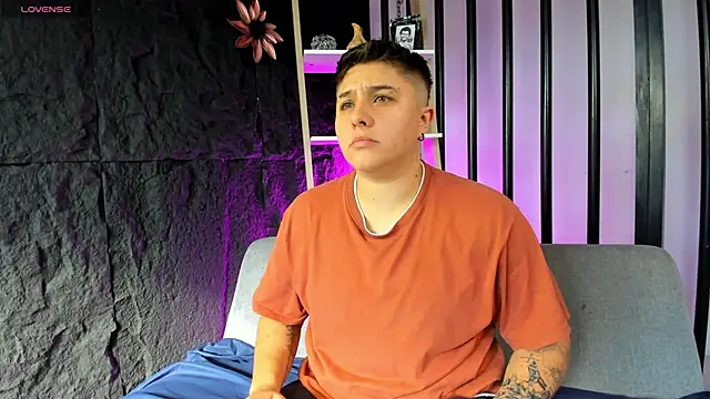 Snapshot of IanGilbert chatting on October 18, 9:15 pm IanGilbert online show from October 18, 9:15 pm