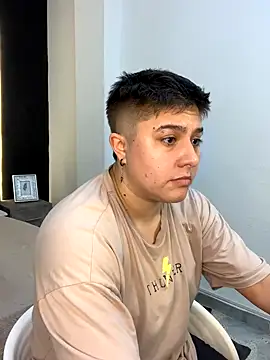 Snapshot of IanGilbert chatting on October 21, 8:20 pm IanGilbert online show from October 21, 8:20 pm