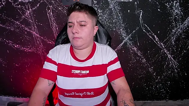 Snapshot of IanGilbert chatting on October 24, 9:22 pm IanGilbert online show from October 24, 9:22 pm