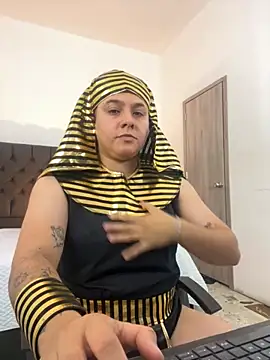 Snapshot of IanGilbert chatting on October 30, 8:53 pm IanGilbert online show from October 30, 8:53 pm