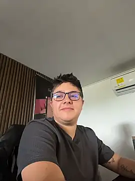 Snapshot of IanGilbert chatting on November 5, 6:08 pm IanGilbert online show from November 5, 6:08 pm