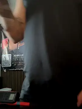 Snapshot of IanGilbert chatting on November 23, 1:55 pm IanGilbert online show from November 23, 1:55 pm