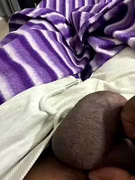 Snapshot of Honeyxoxx chatting on December 22, 7:11 pm Honeyxoxx online show from December 22, 7:11 pm