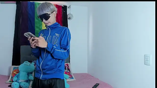 Snapshot of Playboy_Andersex chatting on October 16, 7:04 pm Playboy Andersex online show from October 16, 7:04 pm