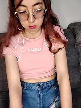 Snapshot of AnnieSparkle chatting on September 14, 12:21 am AnnieSparkle online show from September 14, 12:21 am