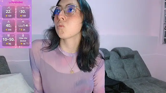 Snapshot of AnnieSparkle chatting on October 31, 2:12 am AnnieSparkle online show from October 31, 2:12 am