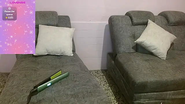 Snapshot of AnnieSparkle chatting on November 4, 12:43 am AnnieSparkle online show from November 4, 12:43 am