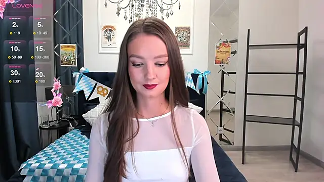 Snapshot of LoraSunnyy chatting on September 22, 8:38 am LoraSunnyy online show from September 22, 8:38 am