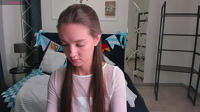 Snapshot of LoraSunnyy chatting on September 28, 1:22 am LoraSunnyy online show from September 28, 1:22 am