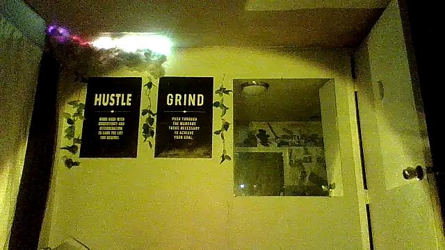 B3toBaby online show from December 5, 10:13 am