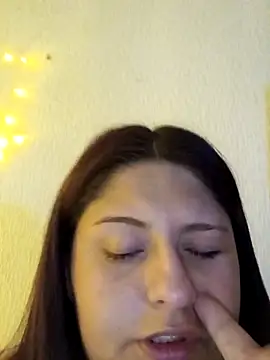 tudiablitalitabellaaa online show from April 8, 5:29 am