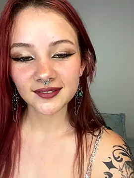 Snapshot of julse_ chatting on October 28, 6:43 pm julse  online show from October 28, 6:43 pm