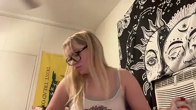 xoxokayy18 online show from November 10, 7:07 am