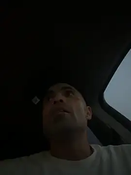 Snapshot of Fine10ne chatting on November 23, 12:43 am Fine10ne online show from November 23, 12:43 am