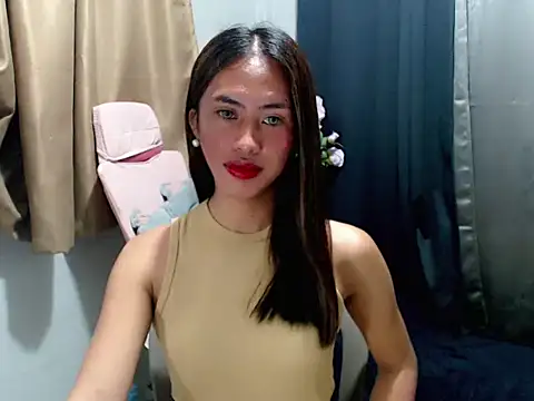 Snapshot of secretmiller_ chatting on November 24, 8:19 pm secretmiller online show from November 24, 8:19 pm