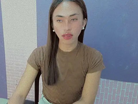 Snapshot of secretmiller_ chatting on November 30, 2:32 pm secretmiller online show from November 30, 2:32 pm