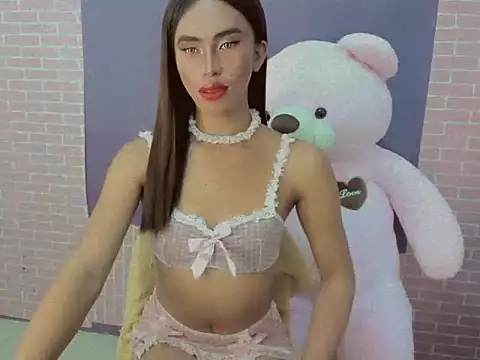 Snapshot of secretmiller_ chatting on December 3, 4:05 pm secretmiller online show from December 3, 4:05 pm