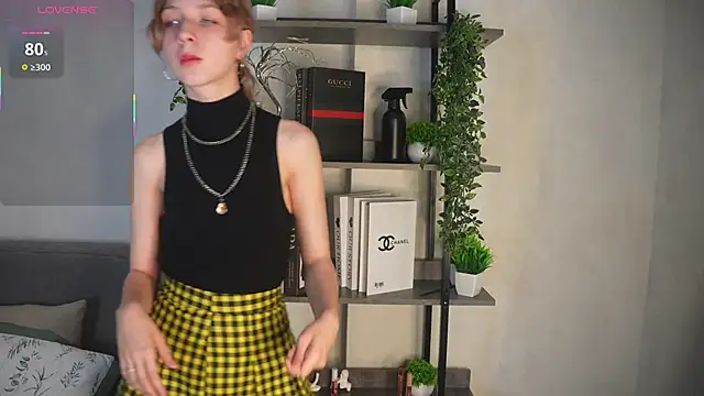 CameliaGlaue online show from October 15, 11:54 am