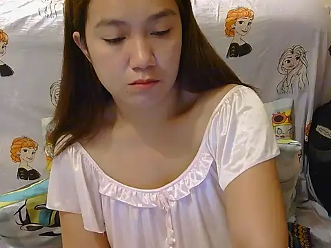 Lovelyclaya online show from April 18, 9:26 pm