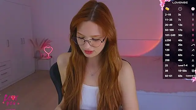 Snapshot of CuteAriel7 chatting on May 4, 3:52 pm CuteAriel7 online show from May 4, 3:52 pm