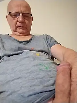 Snapshot of Zeigegeilehure chatting on December 16, 6:51 am Zeigegeilehure online show from December 16, 6:51 am