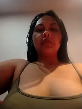 Snapshot of Alessandraa- chatting on April 29, 11:00 pm Alessandraa- online show from April 29, 11:00 pm