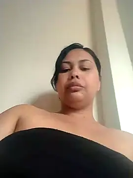 Snapshot of Alessandraa- chatting on June 4, 1:17 pm Alessandraa- online show from June 4, 1:17 pm