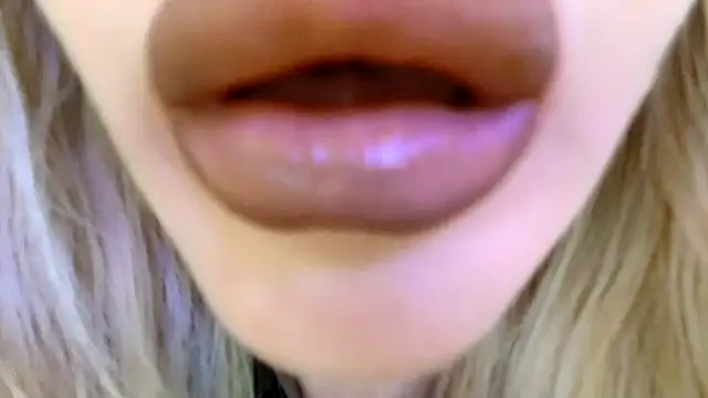 Snapshot of Politeeliza chatting on June 16, 8:11 pm Politeeliza online show from June 16, 8:11 pm