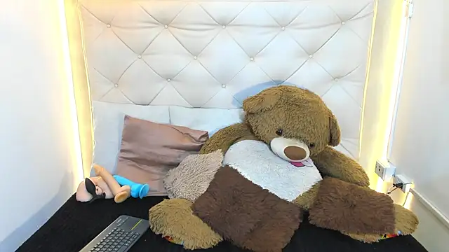 MaicolParker  online show from April 18, 2:21 pm