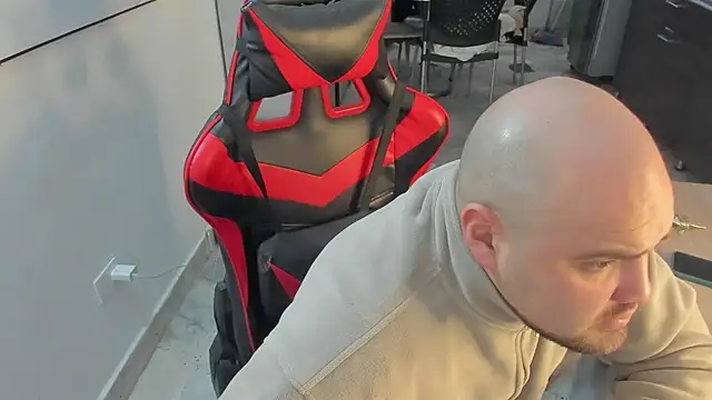 ElianCrow online show from November 28, 9:50 pm