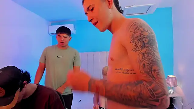 Handsomeboyss19 online show from November 21, 2:43 am