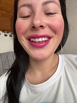 Mia salinass online show from March 6, 6:04 pm